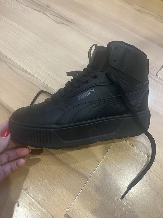 Продам женские кроссовки Puma