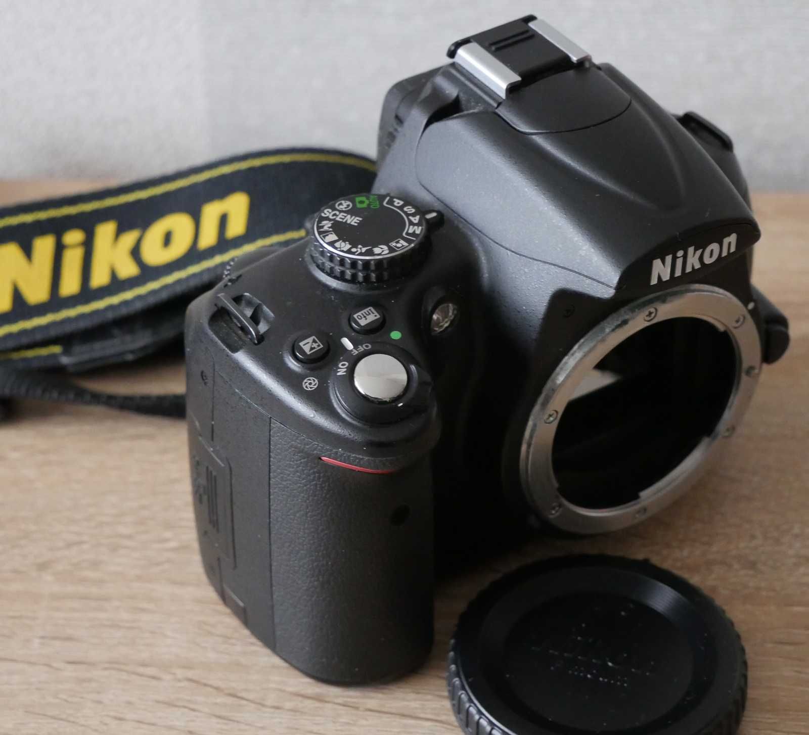 Lustrzanka Nikon D5000 stan b.dobry , 12tys zdjęć +grip