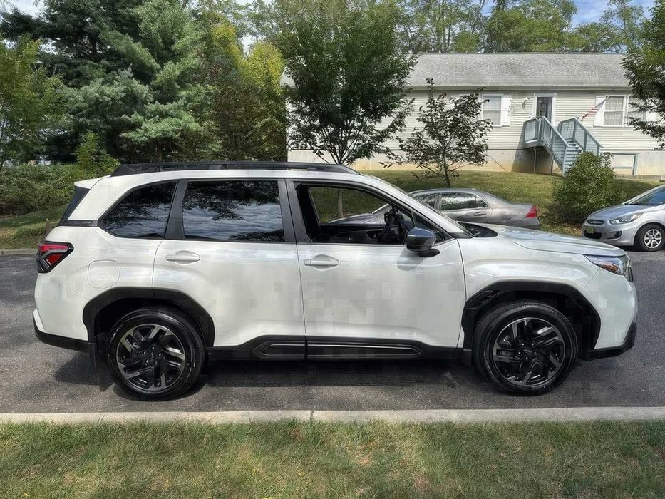 Subaru Forester Limited Crossover      2025