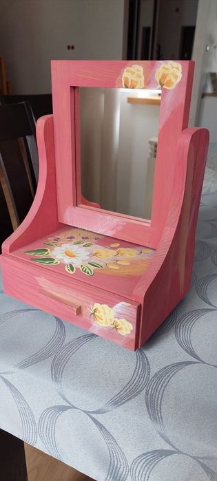 Toaletka drewniana dla dziewczynki