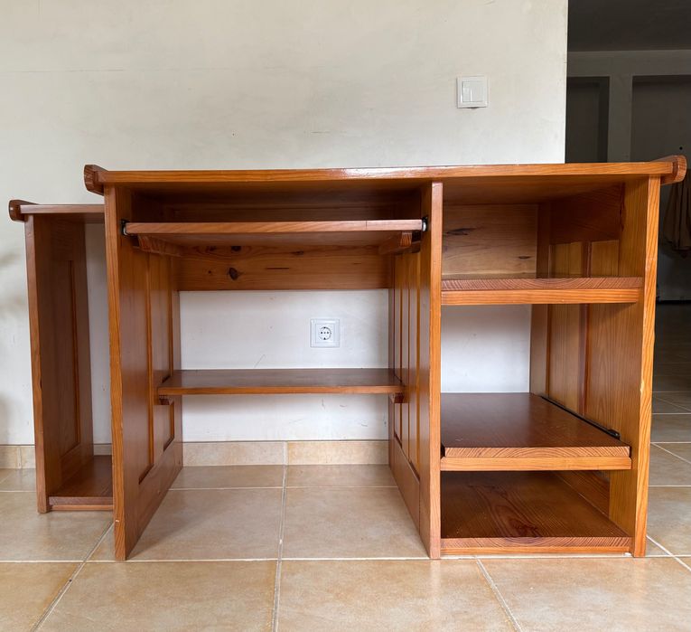 Secretária de madeira de pinho maciço