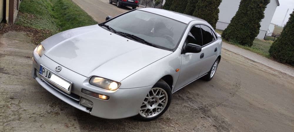 Skóra*klimatyzacja*1.5benzyna 88KM*Piękne alufelgi kultowe*Czarne szyb