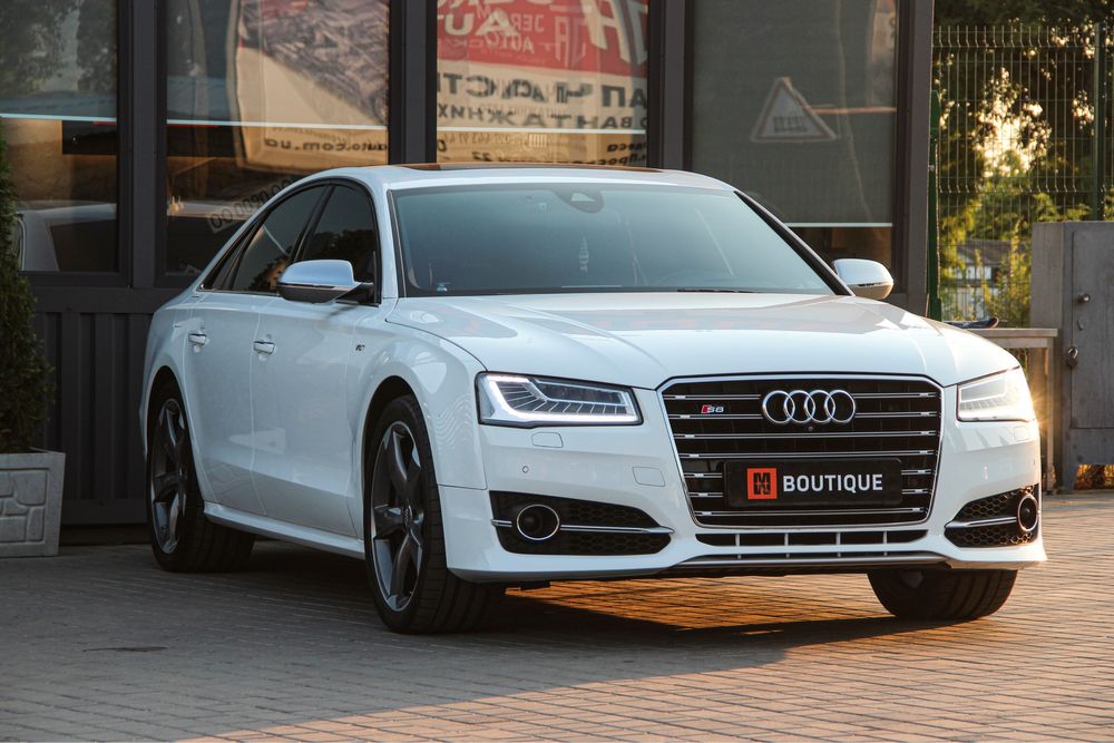 Продам Audi S8 2014