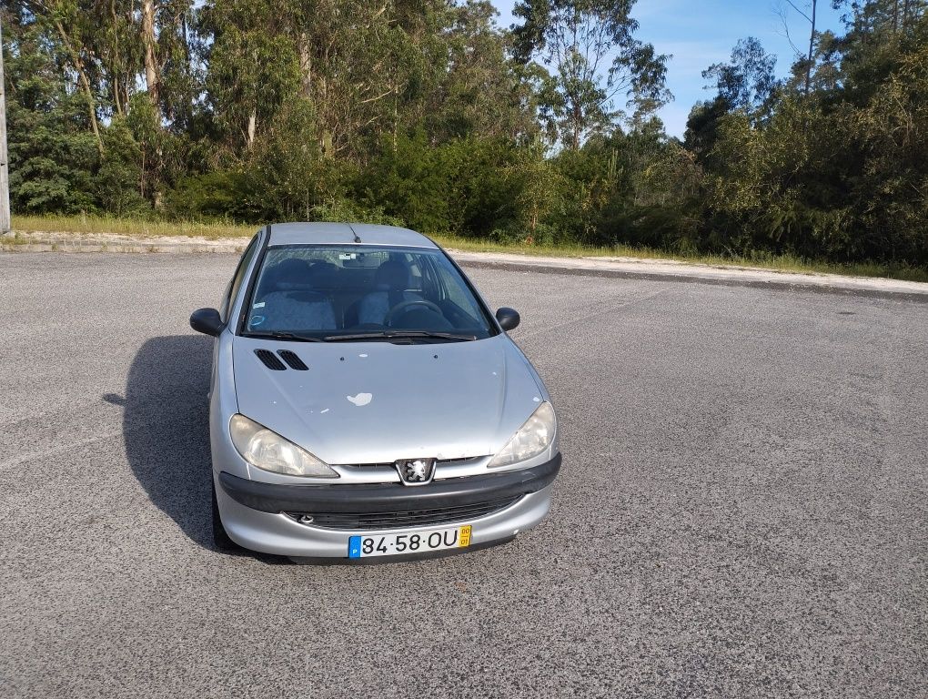 Peugeot 206 COMERCIAL com motor 1.9 Diesel.