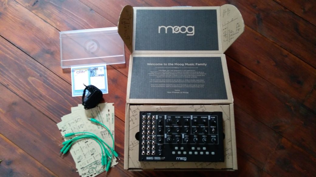 Moog Mavis syntezator analogowy