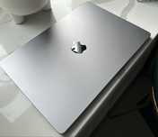 Macbook Air 2024 15.3 M3 256 GB SSD 8GB RAM Gwiezdna szarość