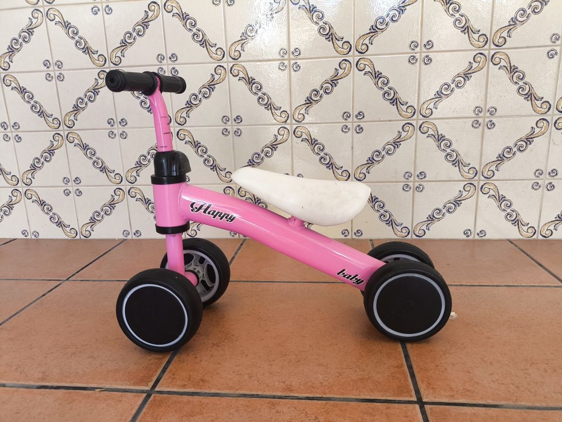 Bicicleta pequena bebé