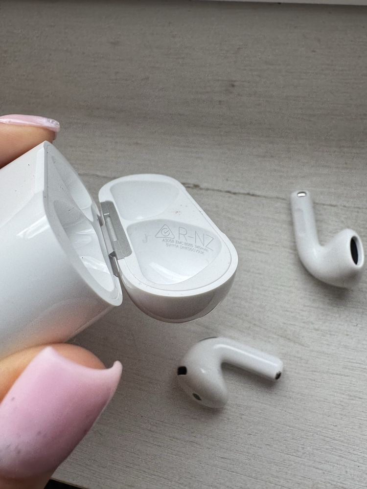 sluchawki airpods 4