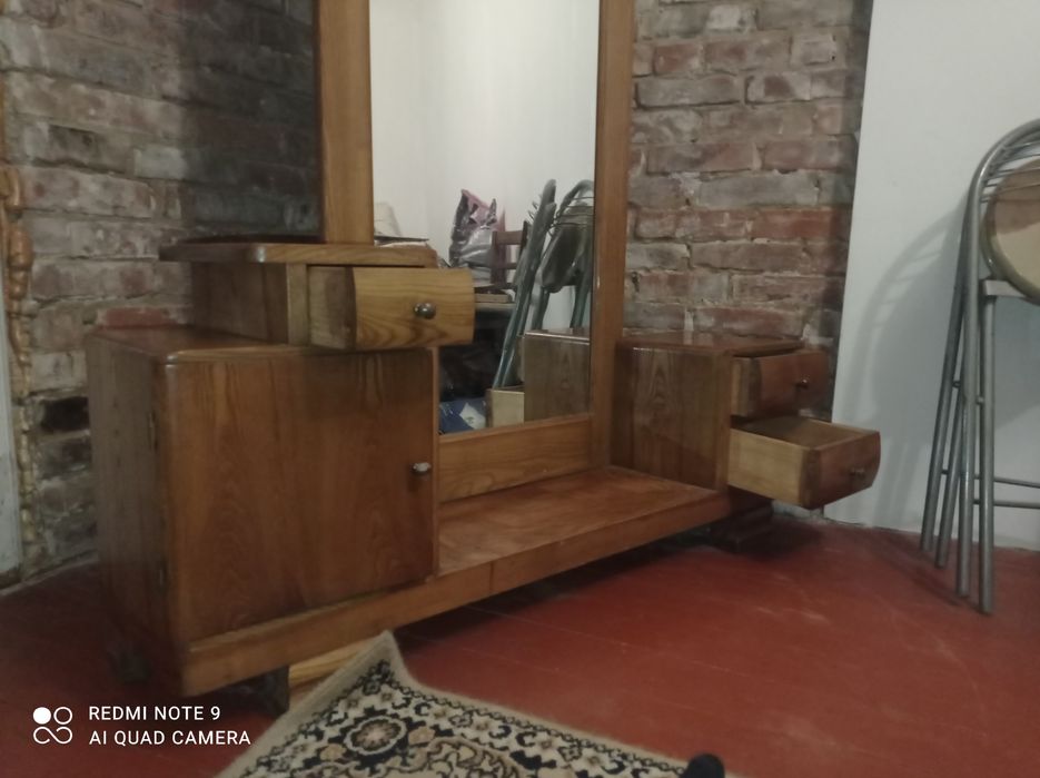 Toaletka z lustrem