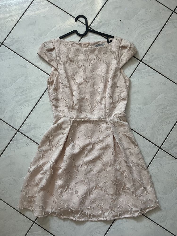 Elegancka sukienka