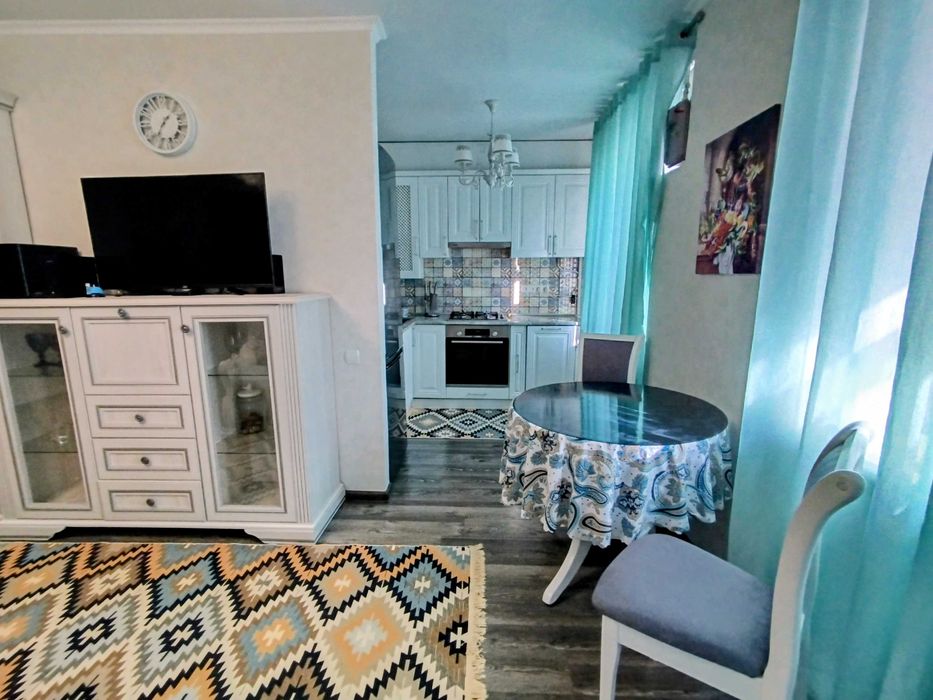 Продається 2-кімнатна квартира  по вул. Вірменська