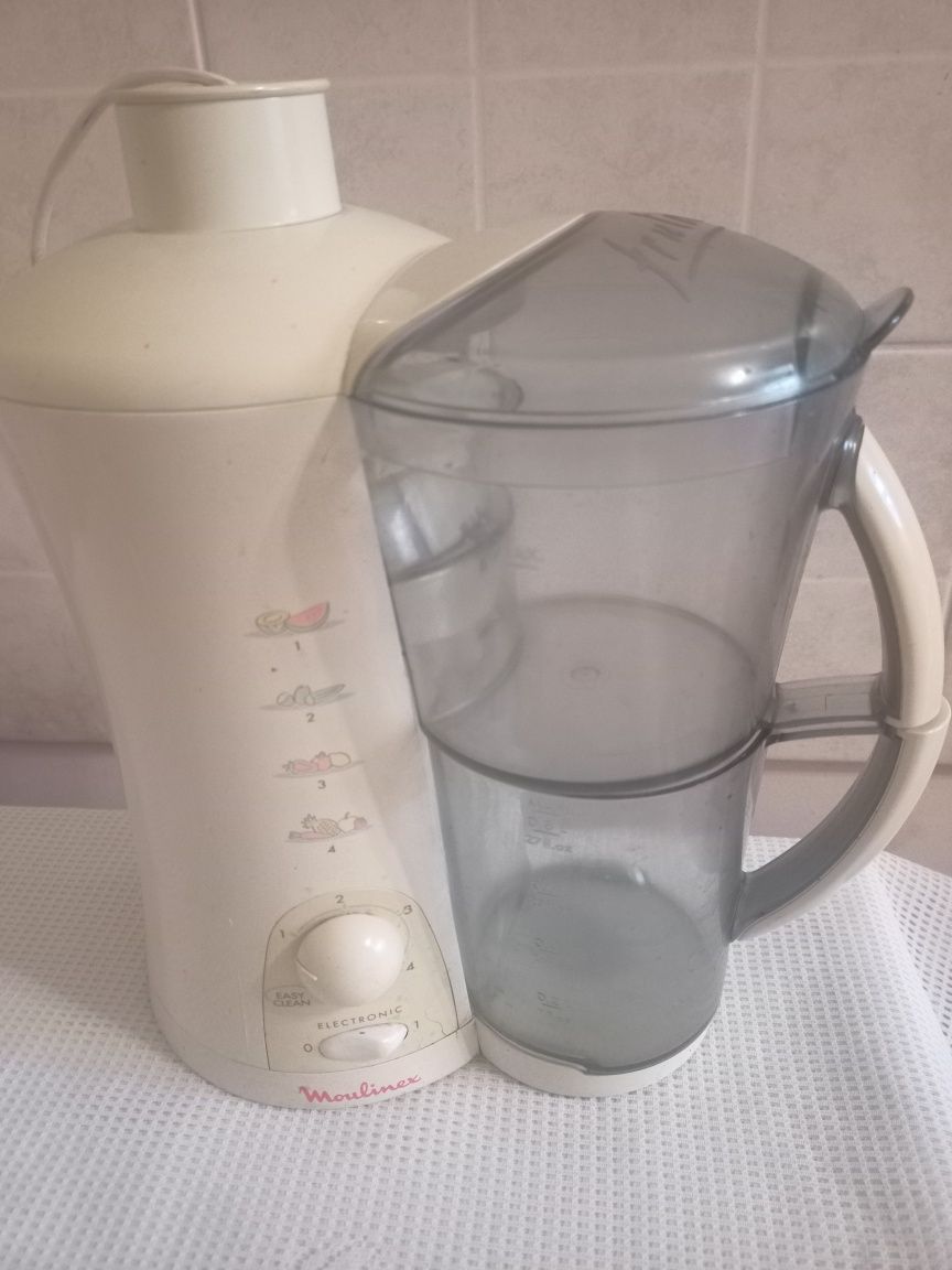 Продам соковыжималку .