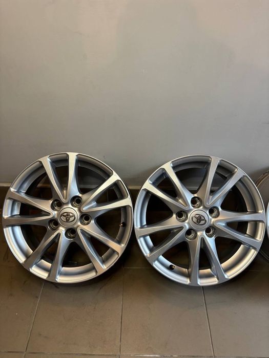 5/114.3 R16 et39 диски для Toyota