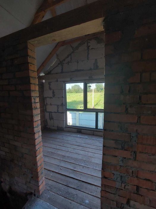 Продаж будинку в м.Самбір, село Ваньковичі. (25 сот.)ОГОРОДЖЕНИЙ.