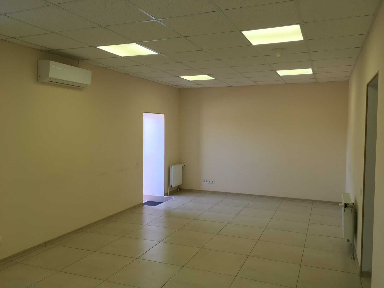 Сдам в аренду помещение 60 м2. Фасад Сахарова. Парковка. Зал 30м2.