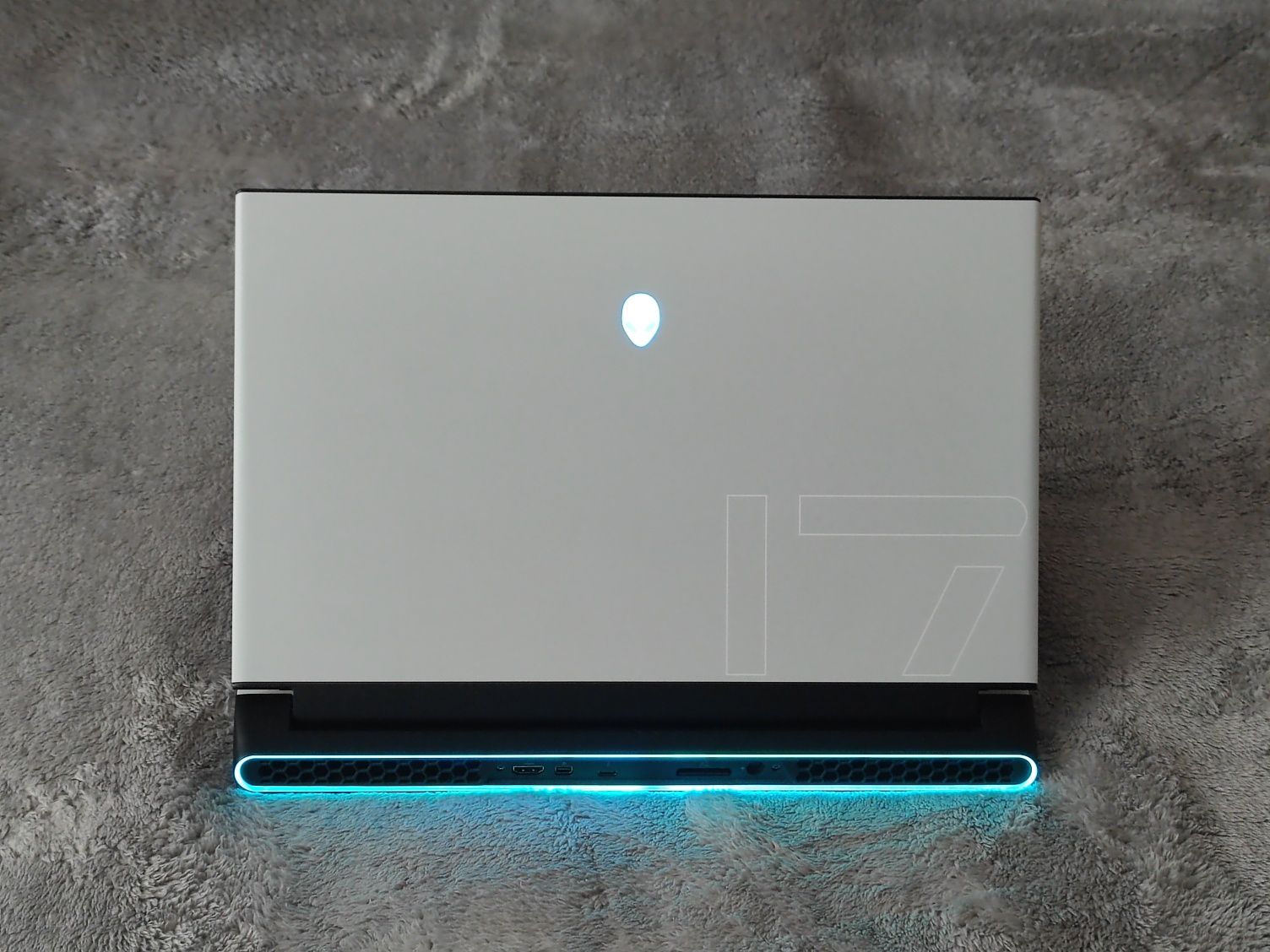Ноутбук Alienware M17 R3 i9-10980HK RTX2070 Super 32gb ddr4 1Tb ssd