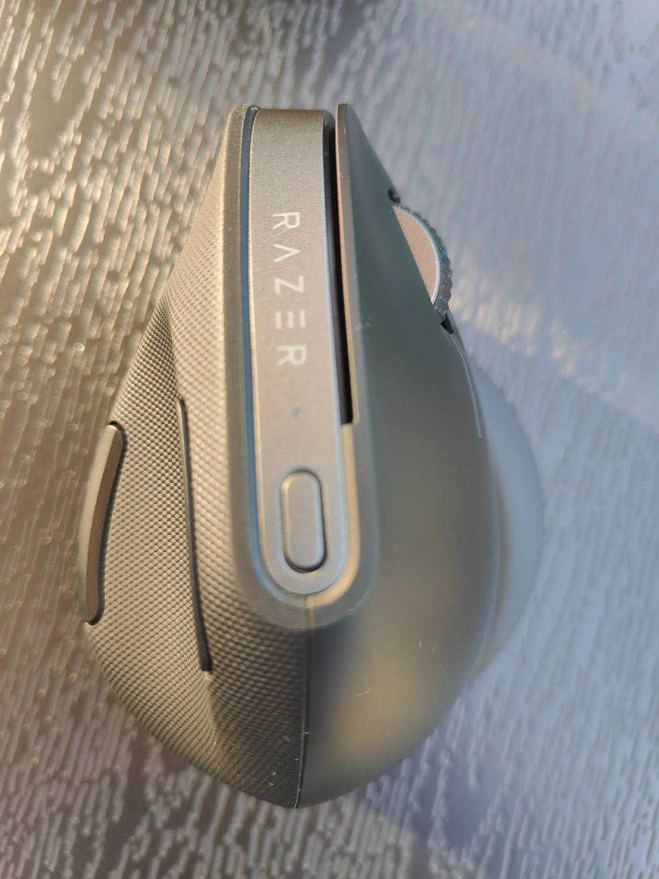 Ергономічна бездротова мишка Razer Pro Click V2 Vertical Edition