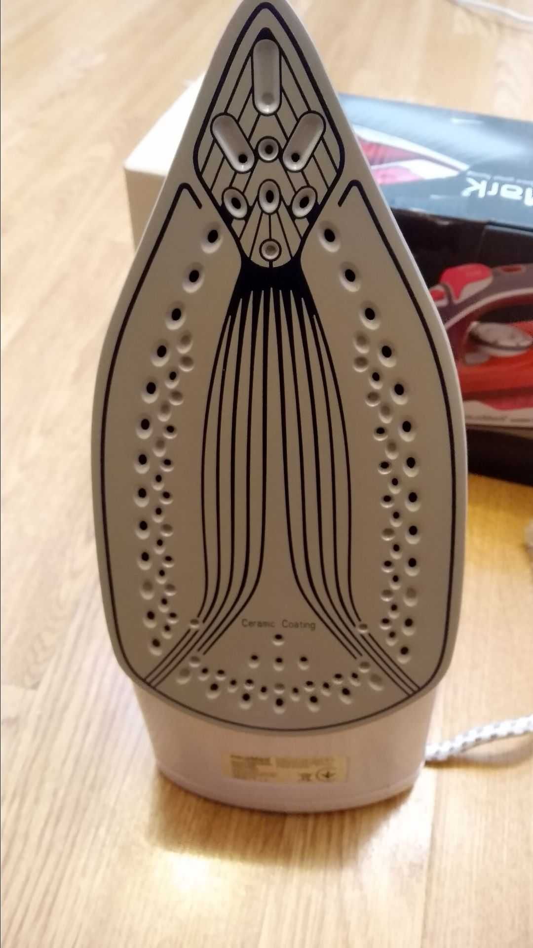 Утюг HausMark SI-3050B