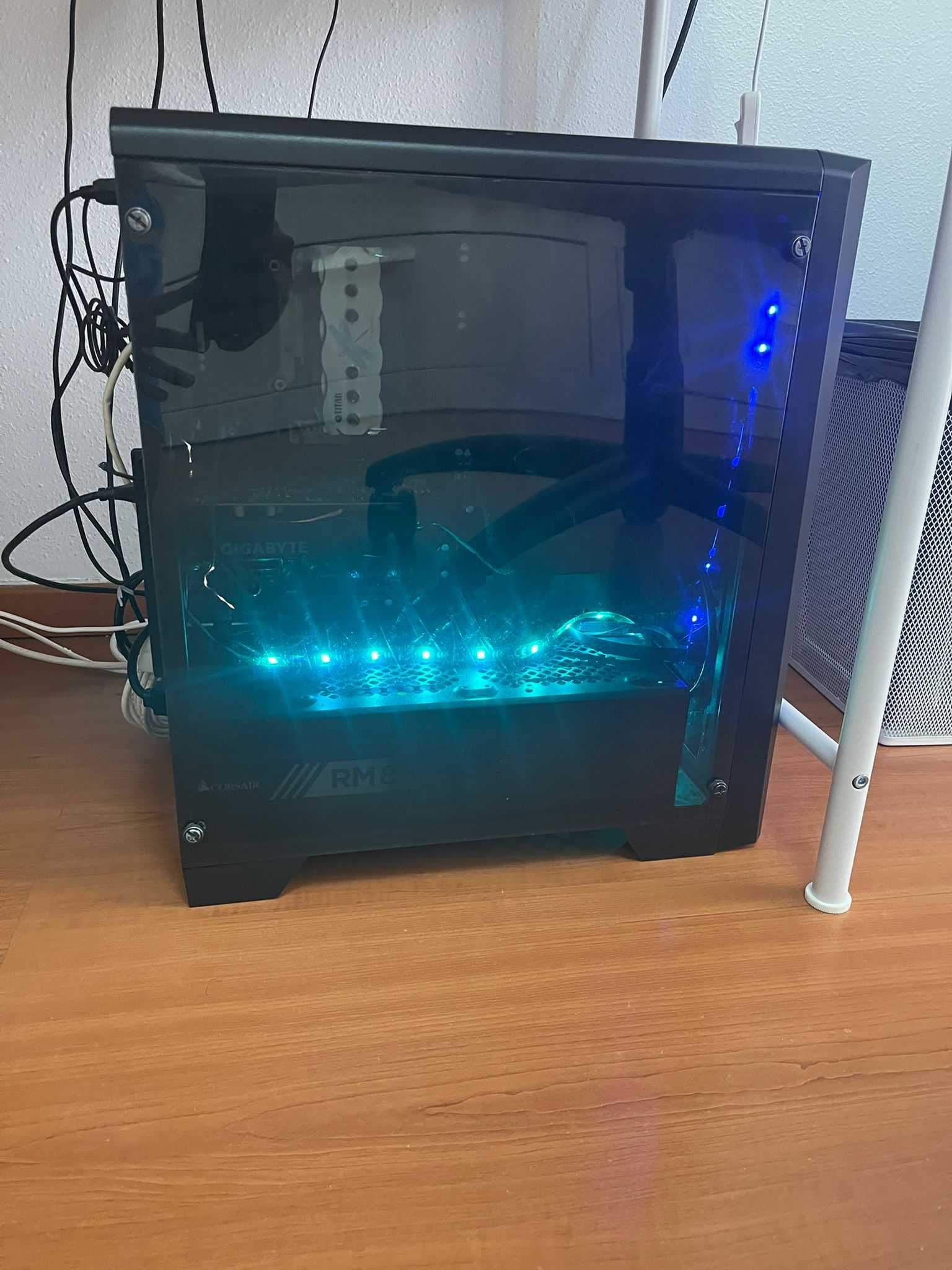 Computador (torre)/ monitor/ rato