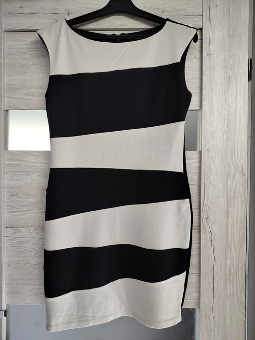 Sukienka czarno biała