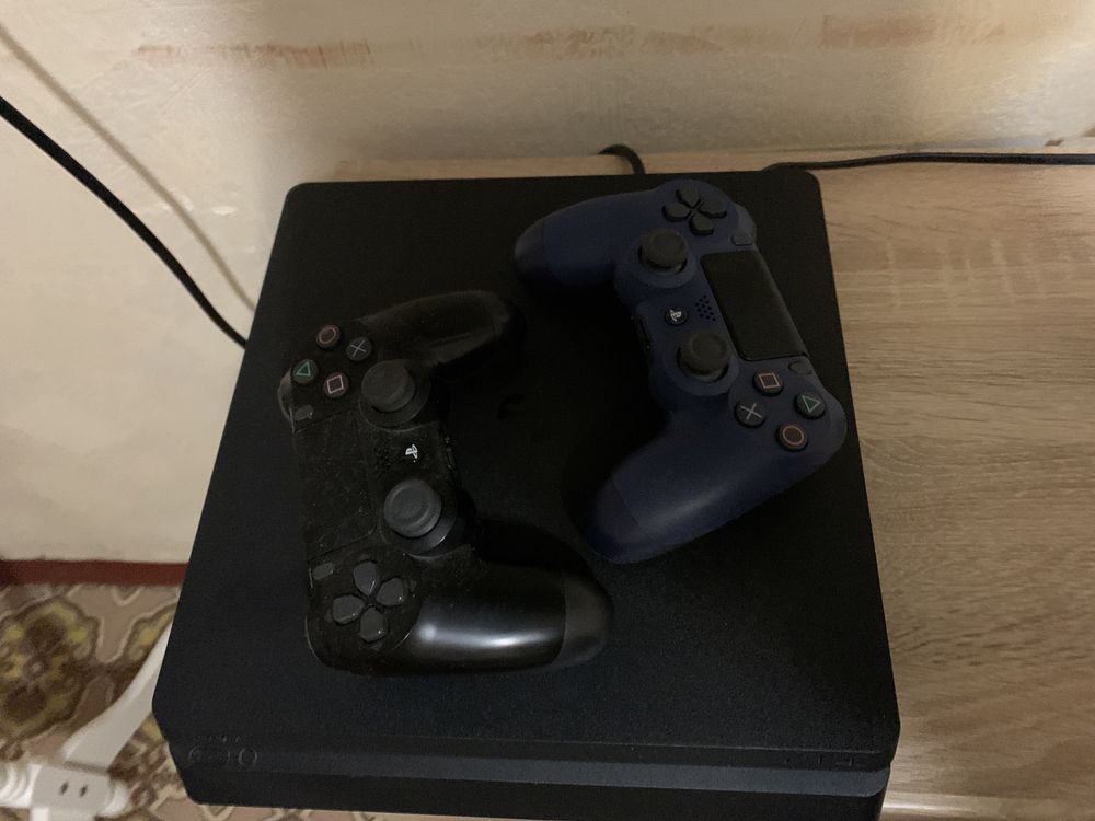 Продам PS4 На Терабайт !!! В наявності 30 Ігор!