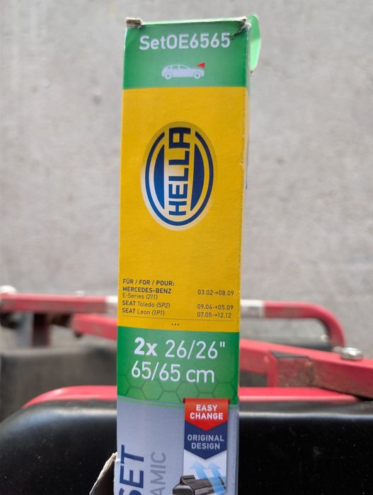 Escovas limpa vidros Hella