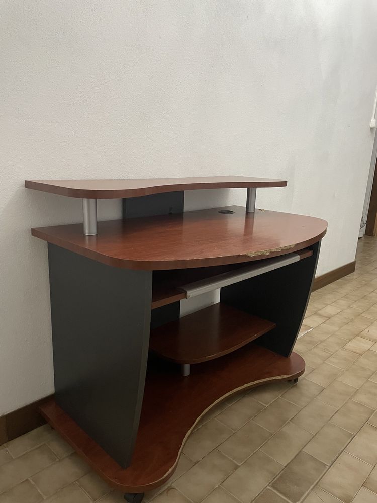 Vendo secretaria de madeira