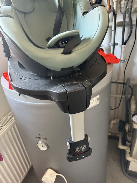 Fotelik samochodowy z bazą britax romer babysafe