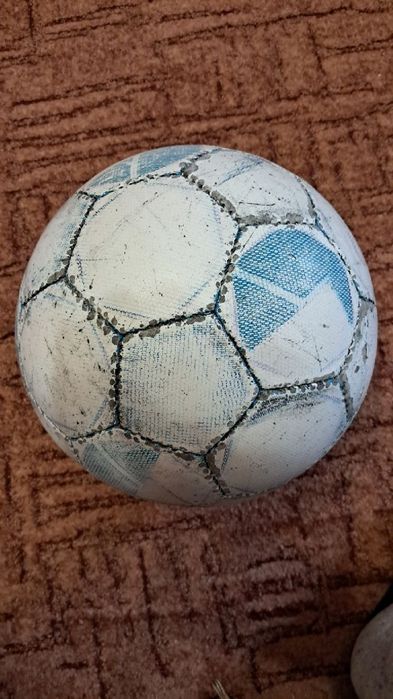 Продам мяч футбольный Select