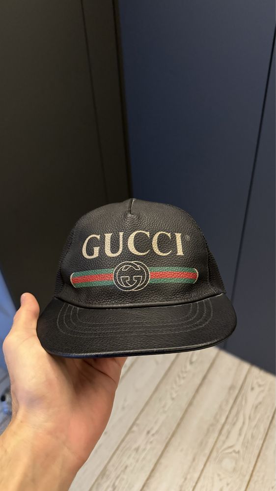 Gucci skorzana czapka