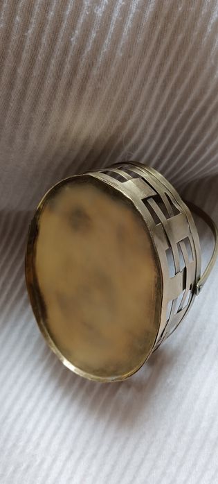 Pequena cesta oval em latão da primeira metade do século XX