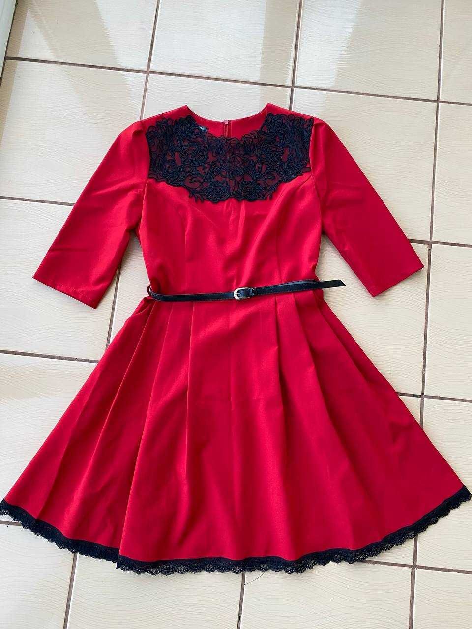 Червоне плаття. Розмір М/L.