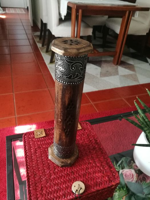 Porta incenso em madeira