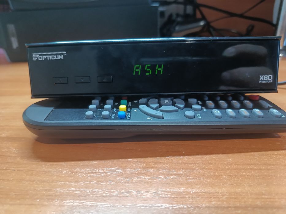 OPTICUM x80 Premium.