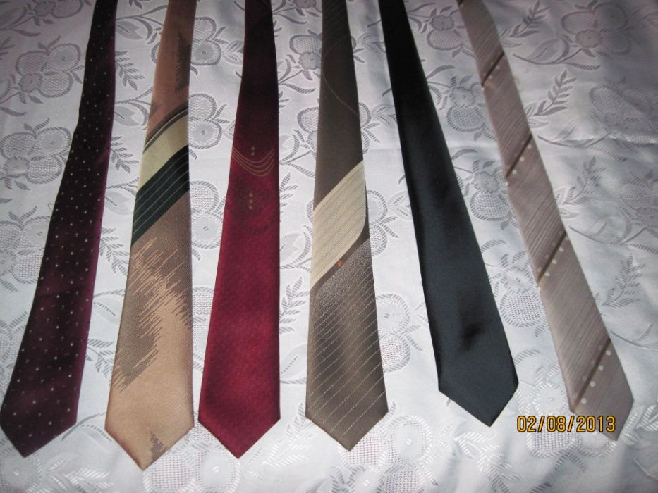 Коллекция галстуков разных стран