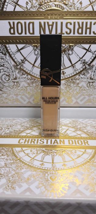 Korektor YSL All Hours