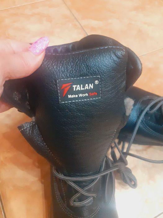 Продам новые кожанные ботинки талан