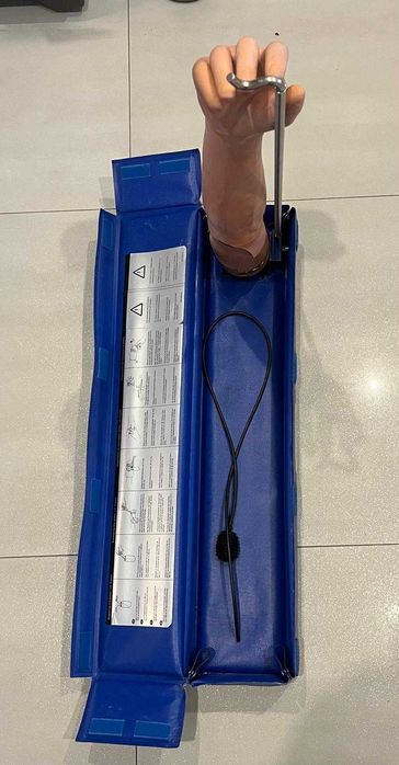 AMBU IV TRAINER - ramię do nauki wkłuć I.V.