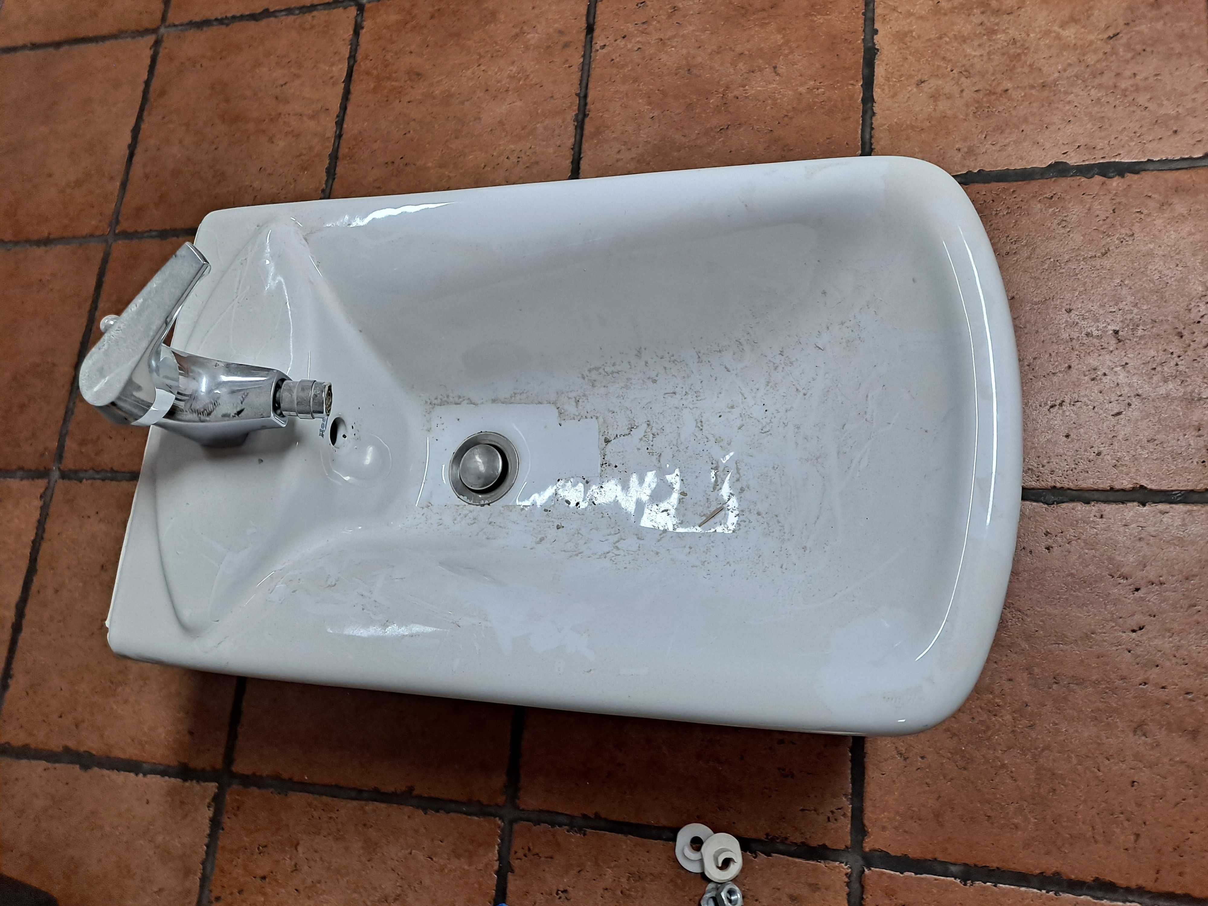 sprzedam Bidet biały Roca