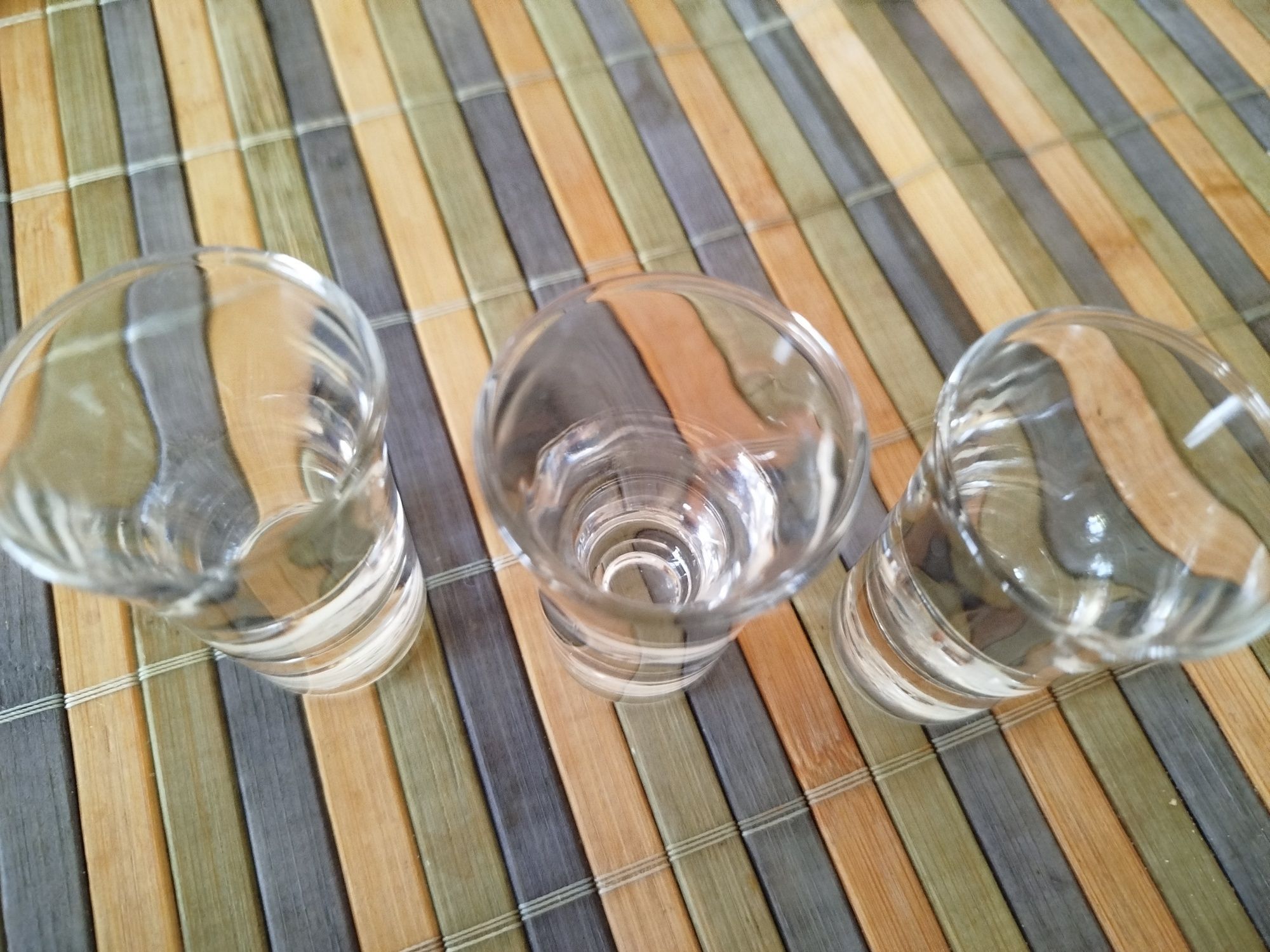 Três copos de shot