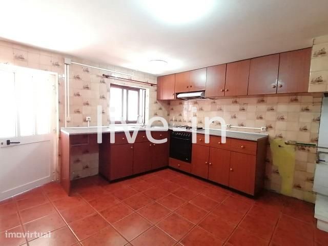 Moradia T4+1 estilo lavrador em Santa Joana