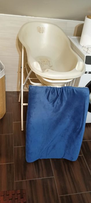 Duża wanienka wanna na stelażu przewijak dla niemowląt dzieci