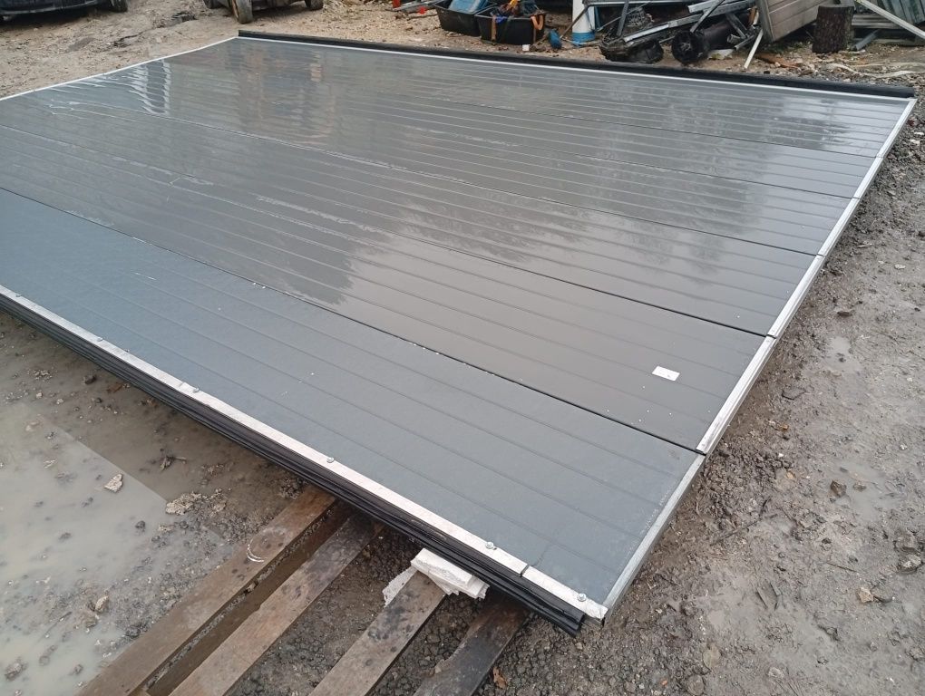 Brama segmentowa garażowa panelowa  przemysłowa 602x394 wysoka .transp