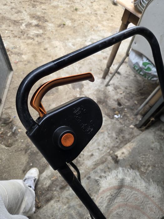 Cortador de relva eléctrico