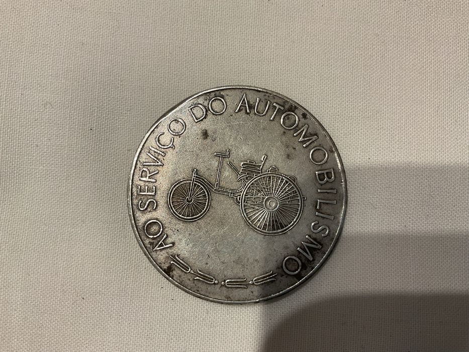 Moeda / medalha em prata dos 50 anos C. Santos ao servico automilismo