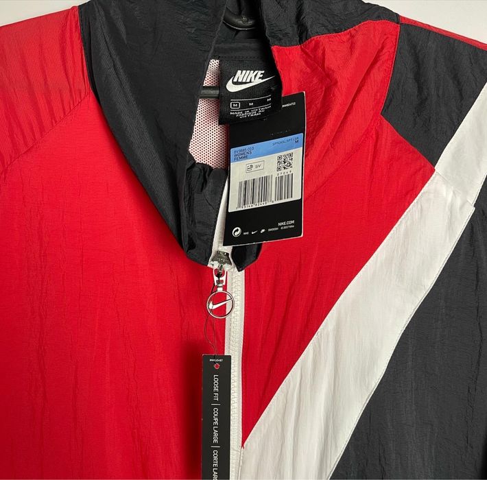 Вітровка nike swoosh oversize оверсайз куртка вітрівка біг свуш чорна