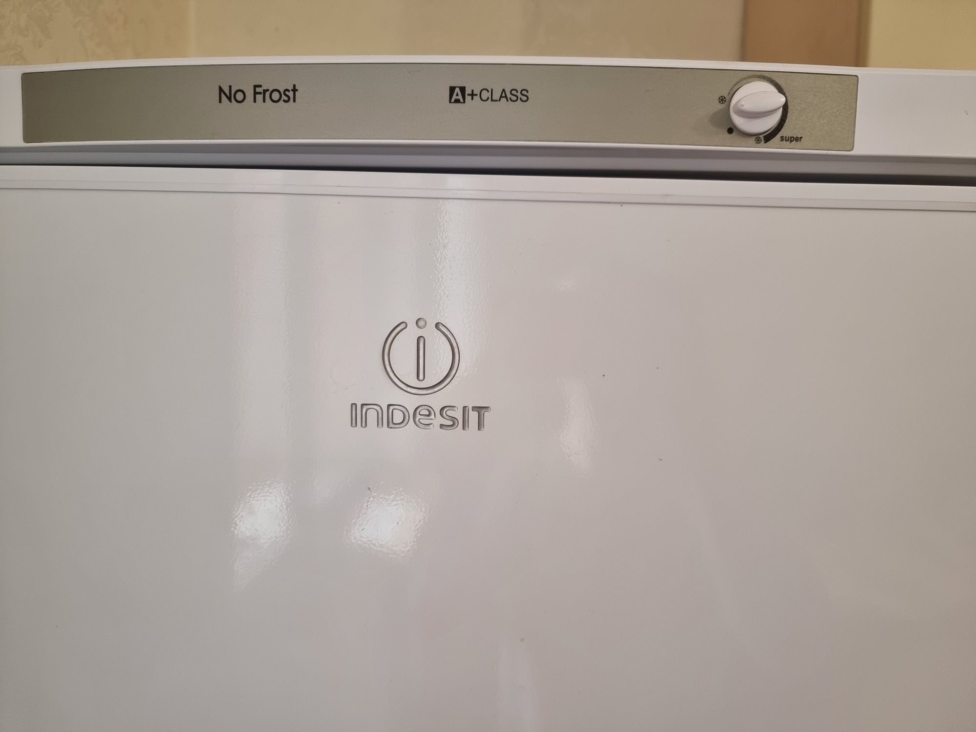 Морозильник INDESIT NUS16.1AANFH