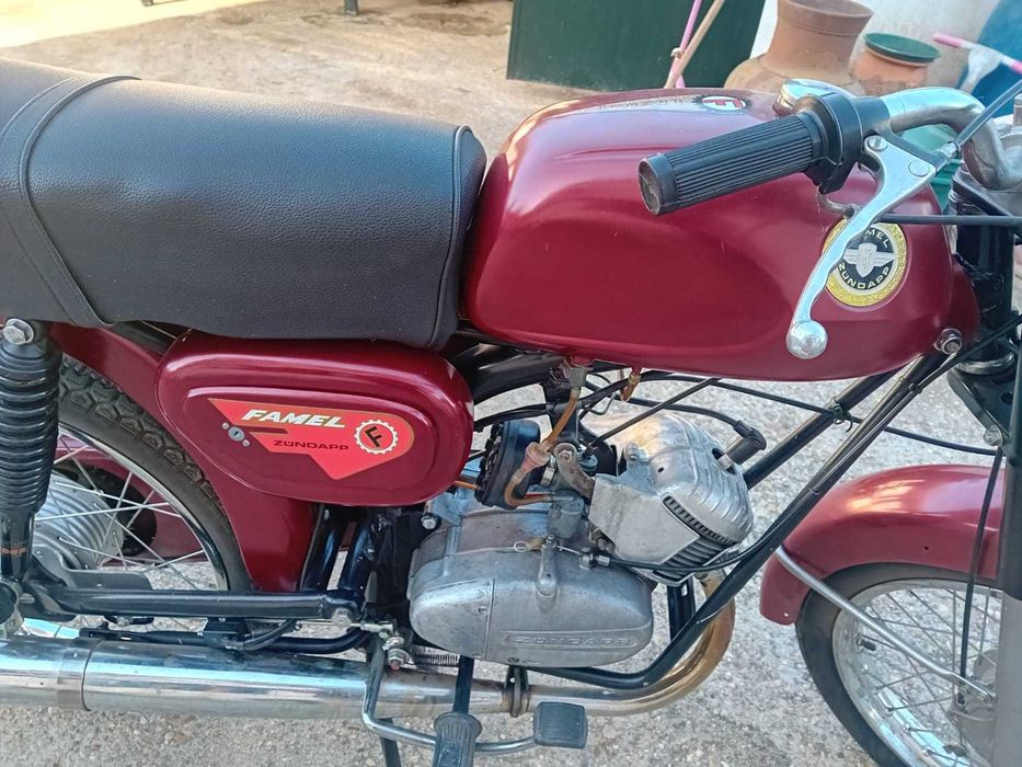 Motorizada impecável