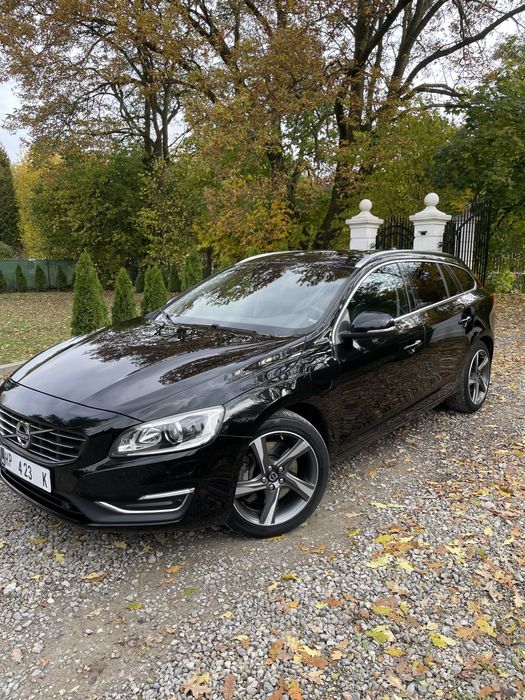 Volvo V60 2.4 D6 R-Design Plug in Hybryd 4x4  ful opcja!