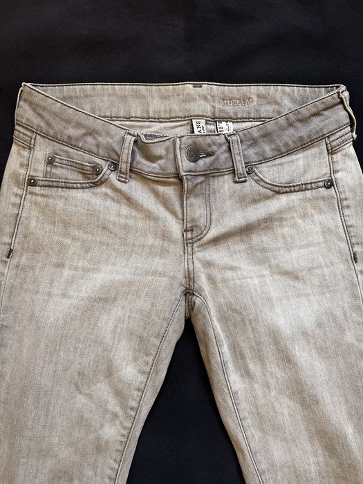 Calças de ganga slim da Mango.